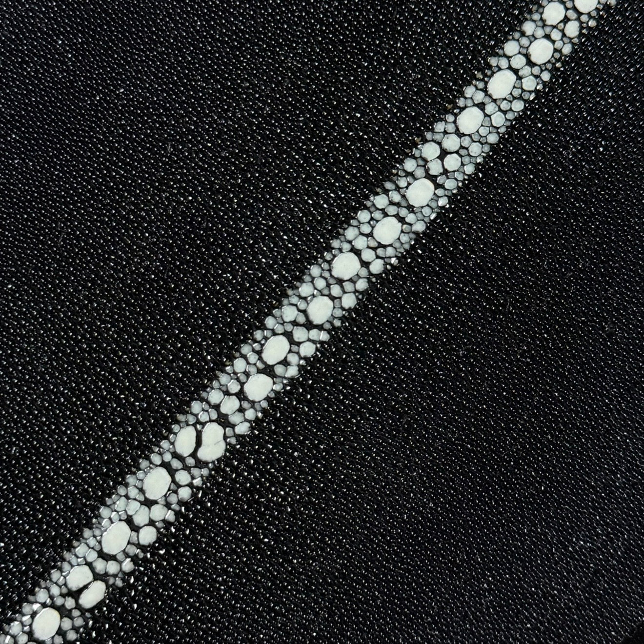 Genuine Row Stingray - Black