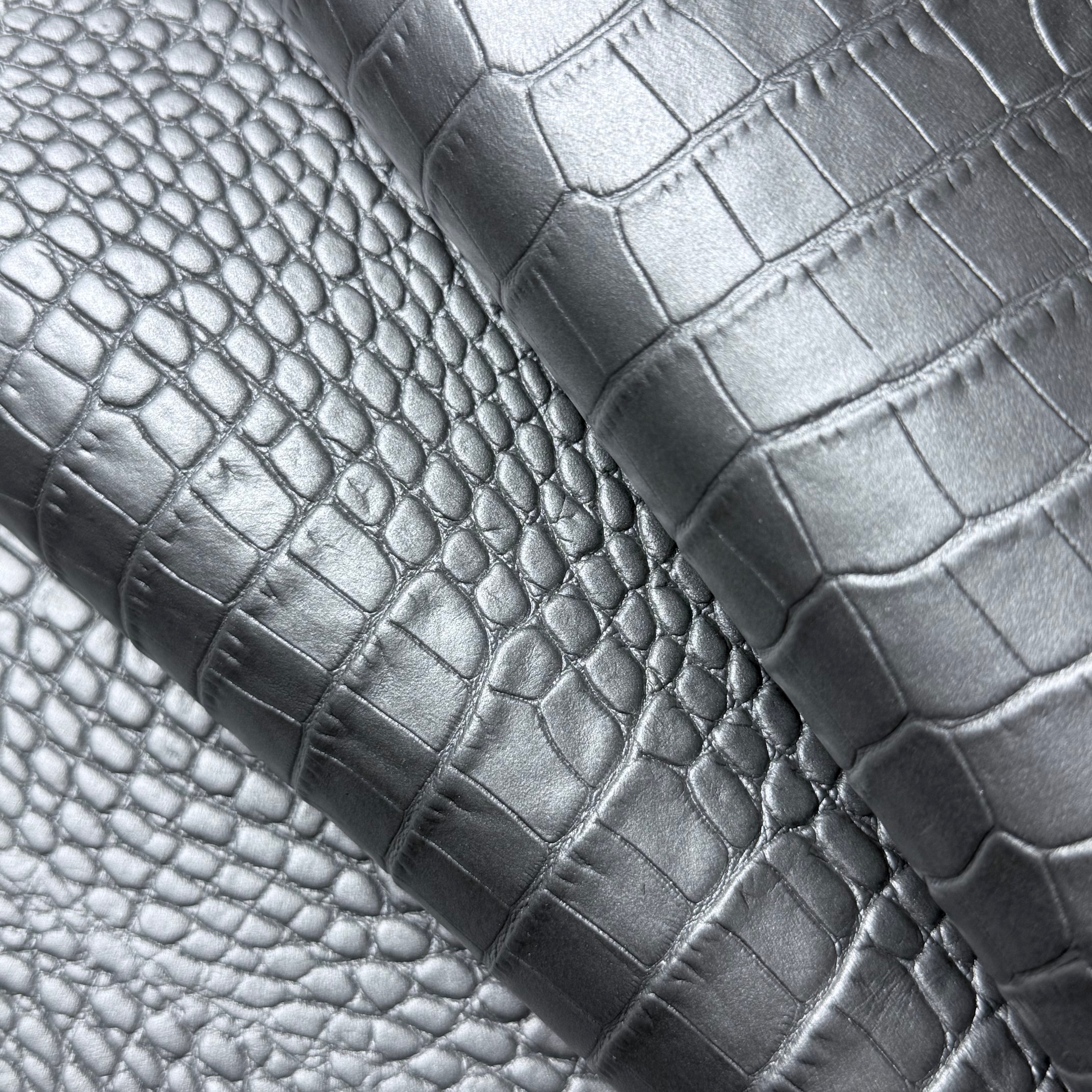 Pearlized Crocodile Embossed Cow, 2-3 oz