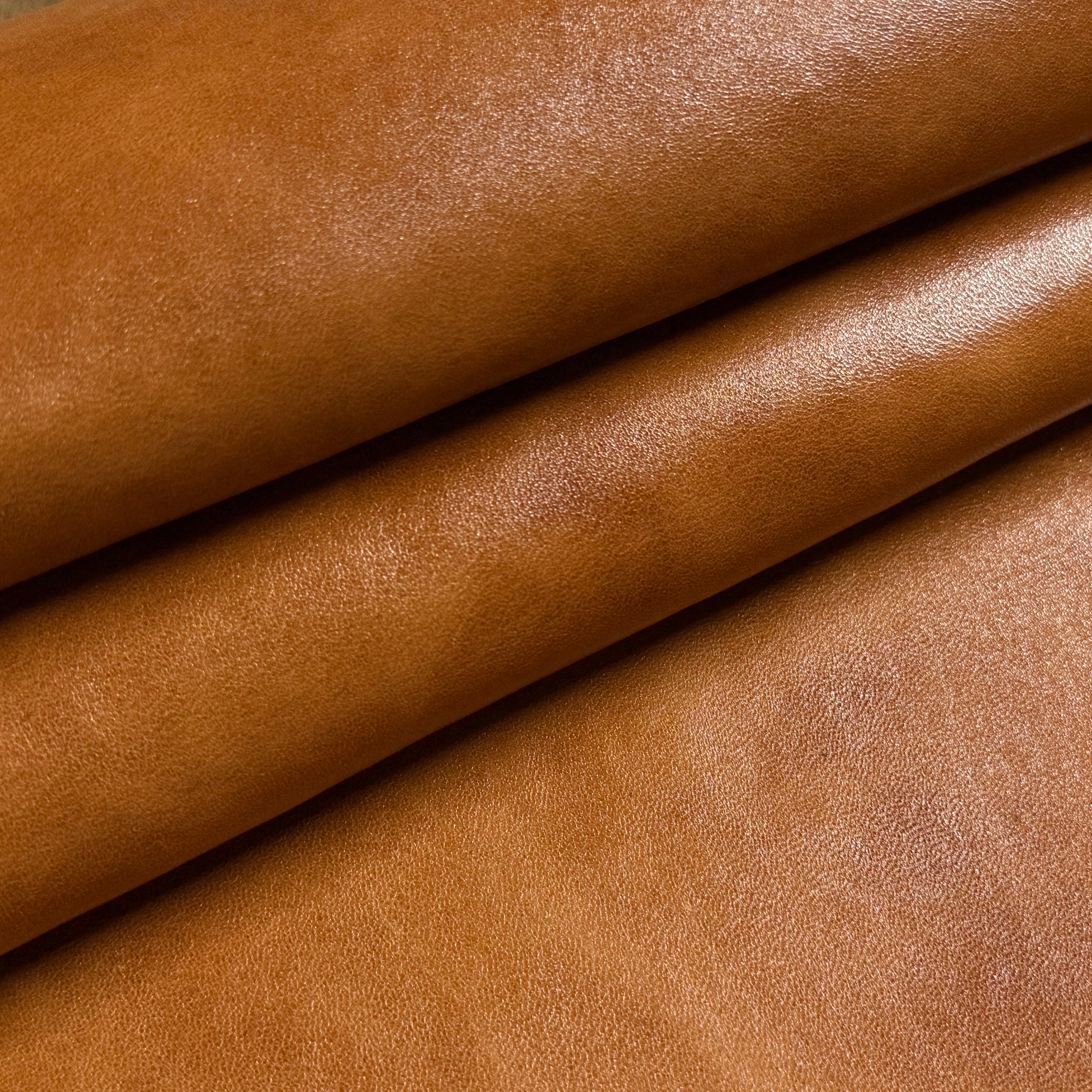 Hand Glazed Smooth Two-Tone Lamb, 2.5 oz | 4 Colors