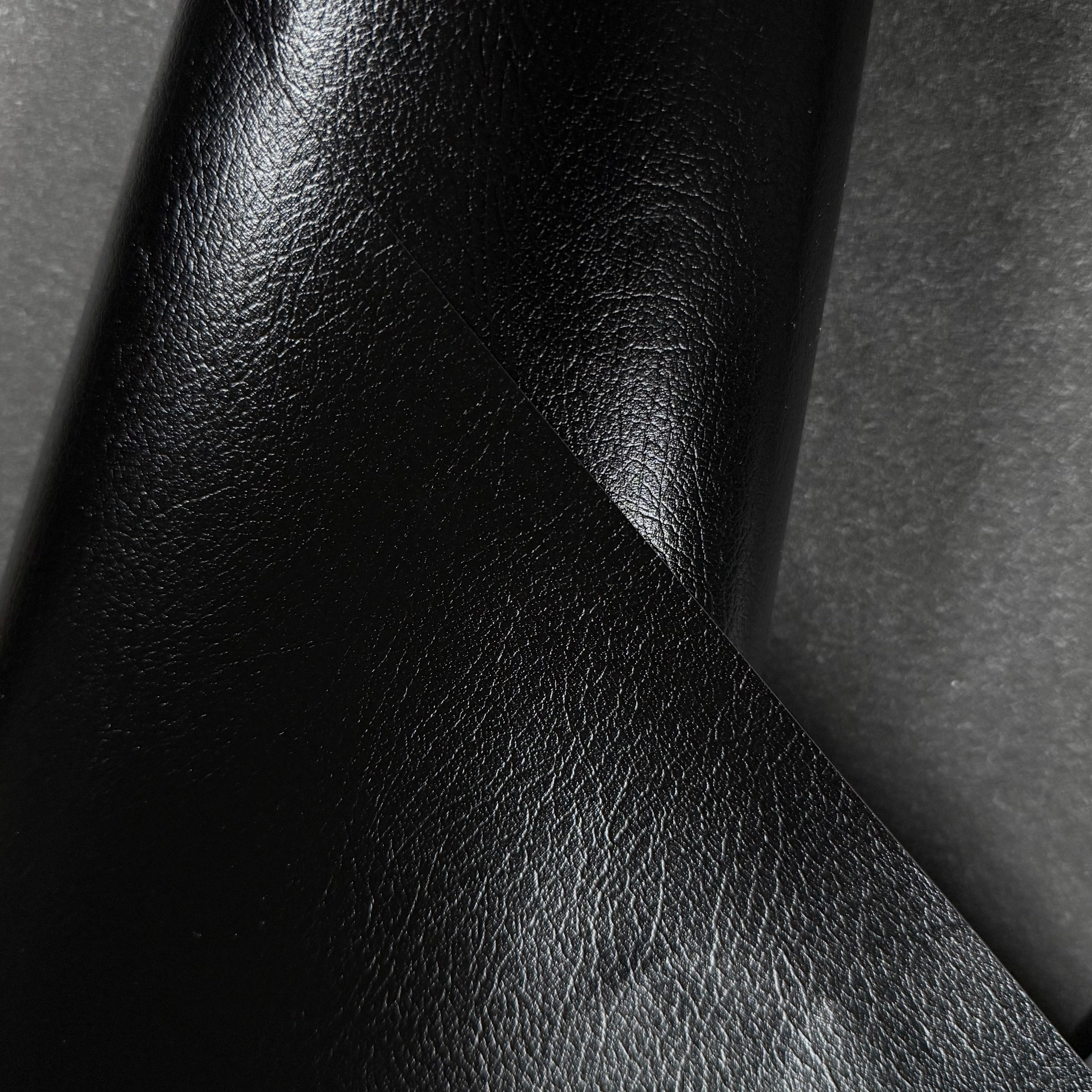 Calf Grain Embossed Bookbinding Vinyl, 1 oz - Black