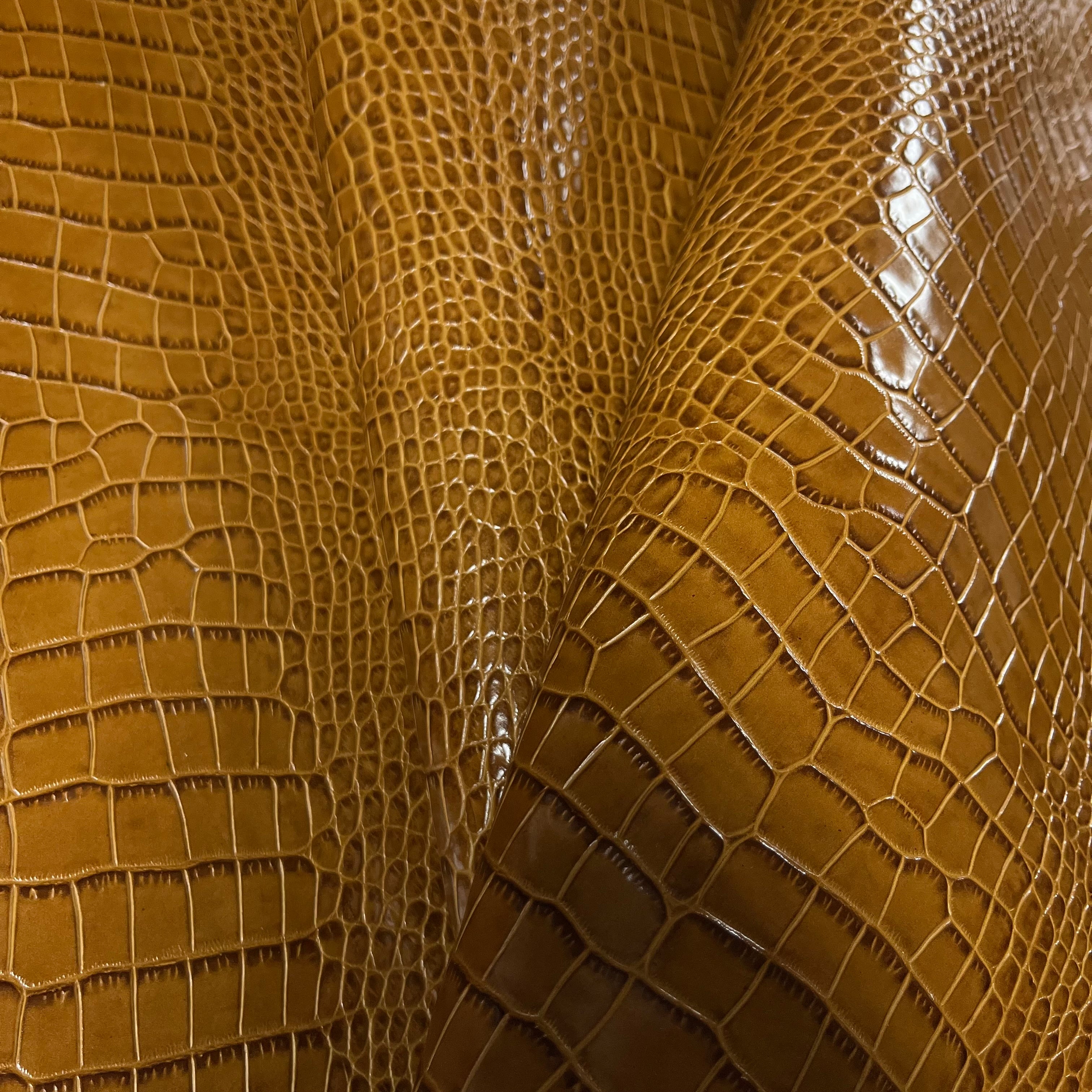 Crocodile Embossed Cow, 2-3 oz