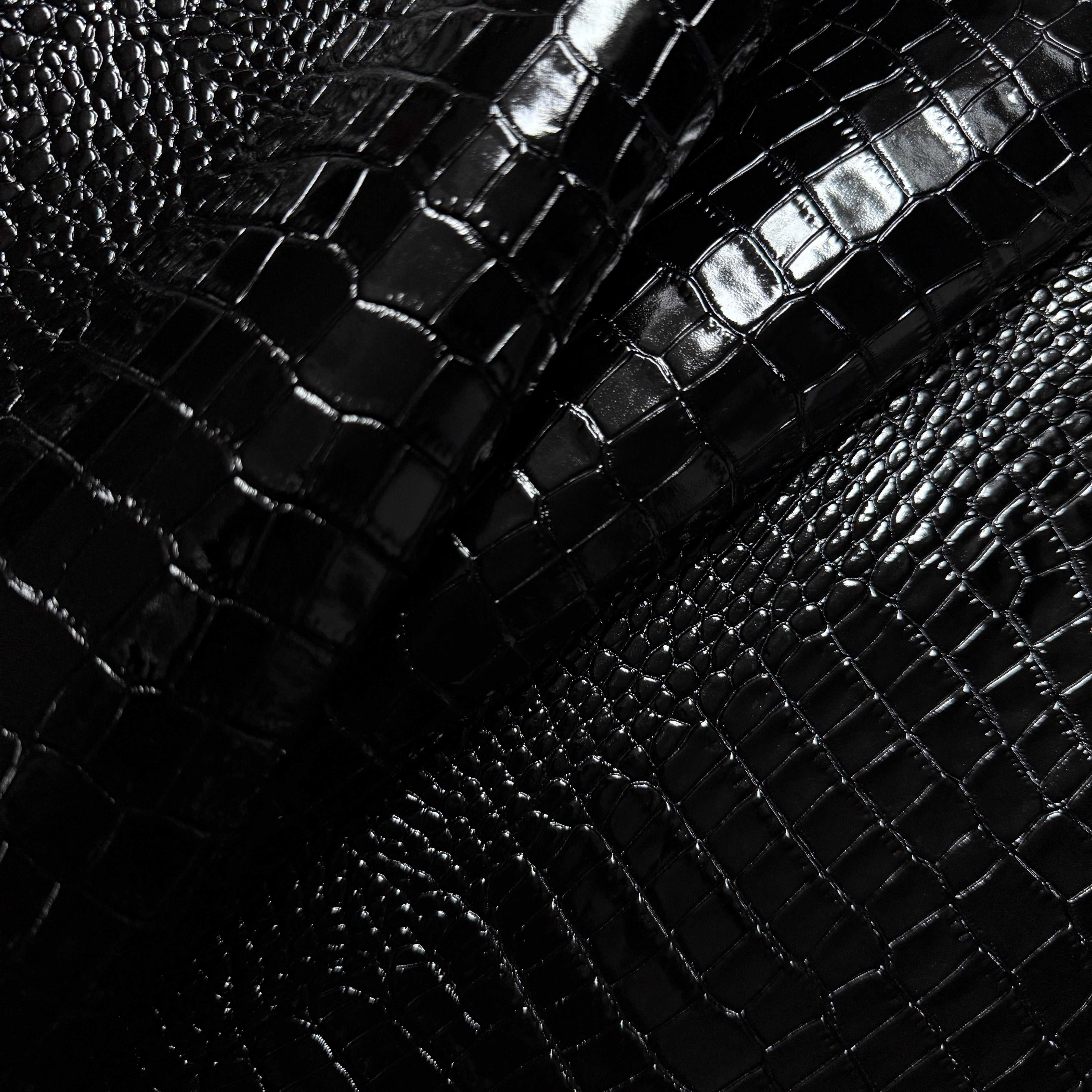 Crocodile Embossed Cow, 2-3 oz