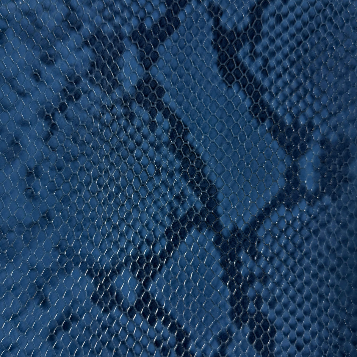 Snake Embossed Cowhide, 3 oz | 15 Colors