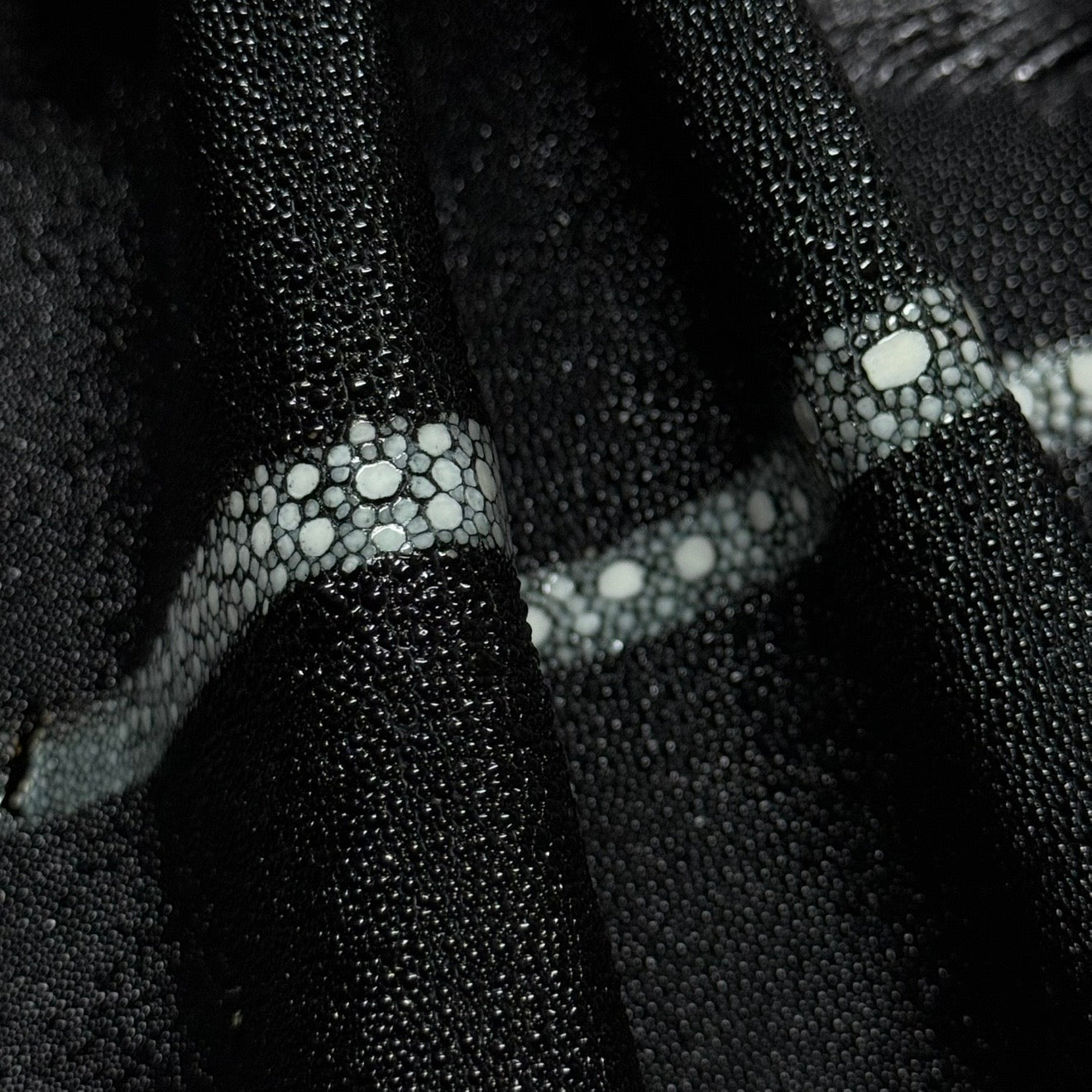 Genuine Row Stingray - Black