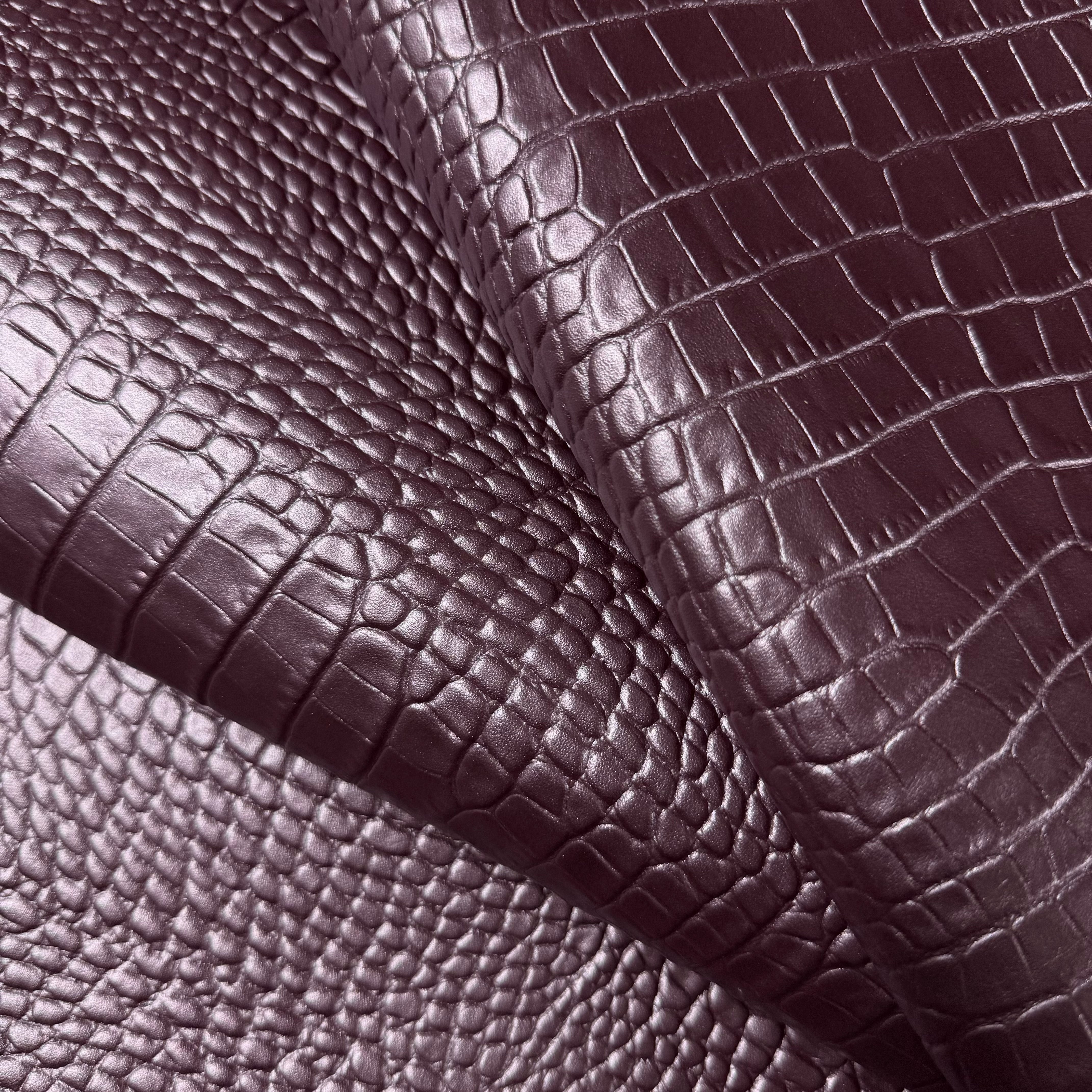 Pearlized Crocodile Embossed Cow, 2-3 oz