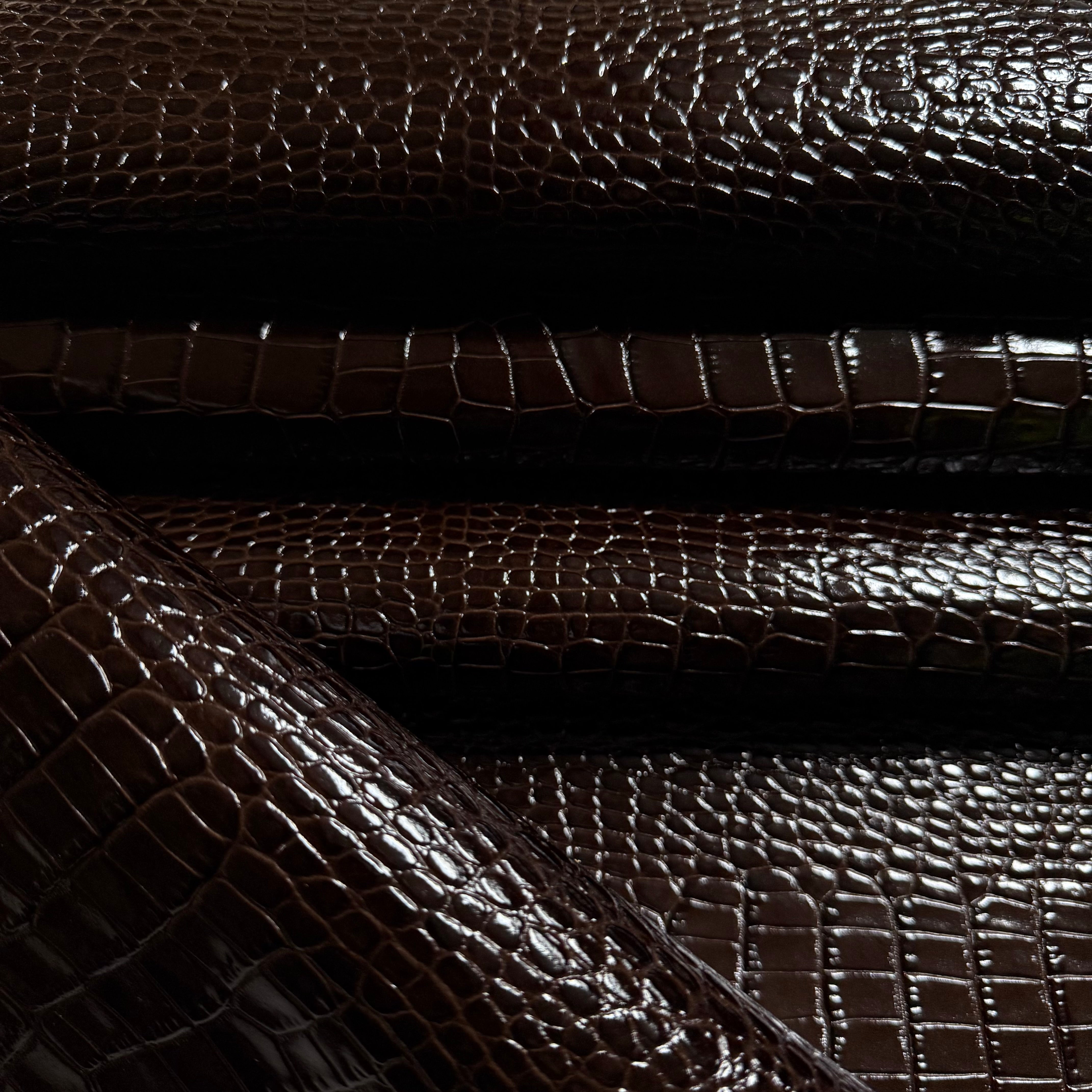 Crocodile Embossed Cow, 2-3 oz