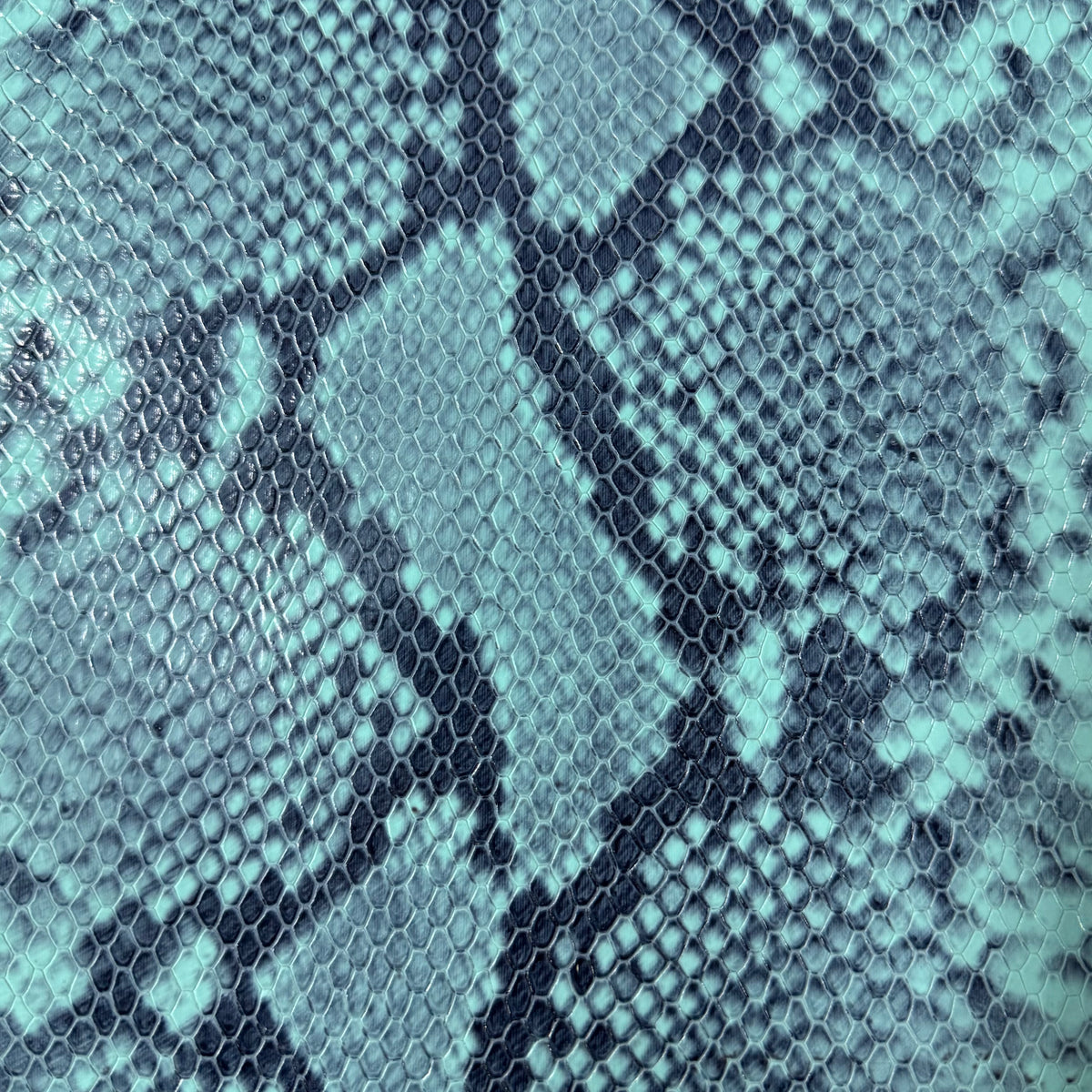 Snake Embossed Cowhide, 3 oz | 15 Colors