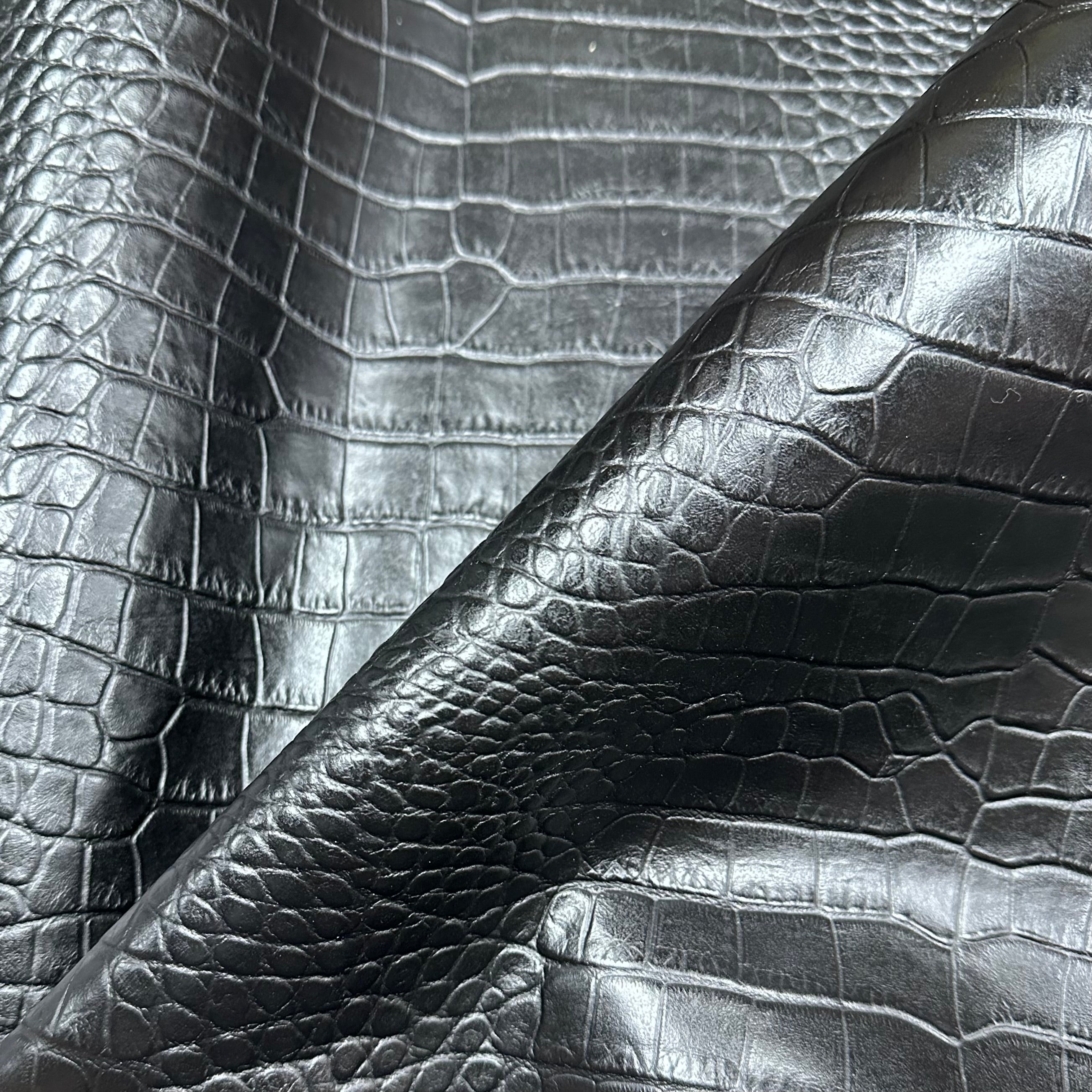 Crocodile Embossed Cow Leather, 3 oz | Matte Black – Leather Skins