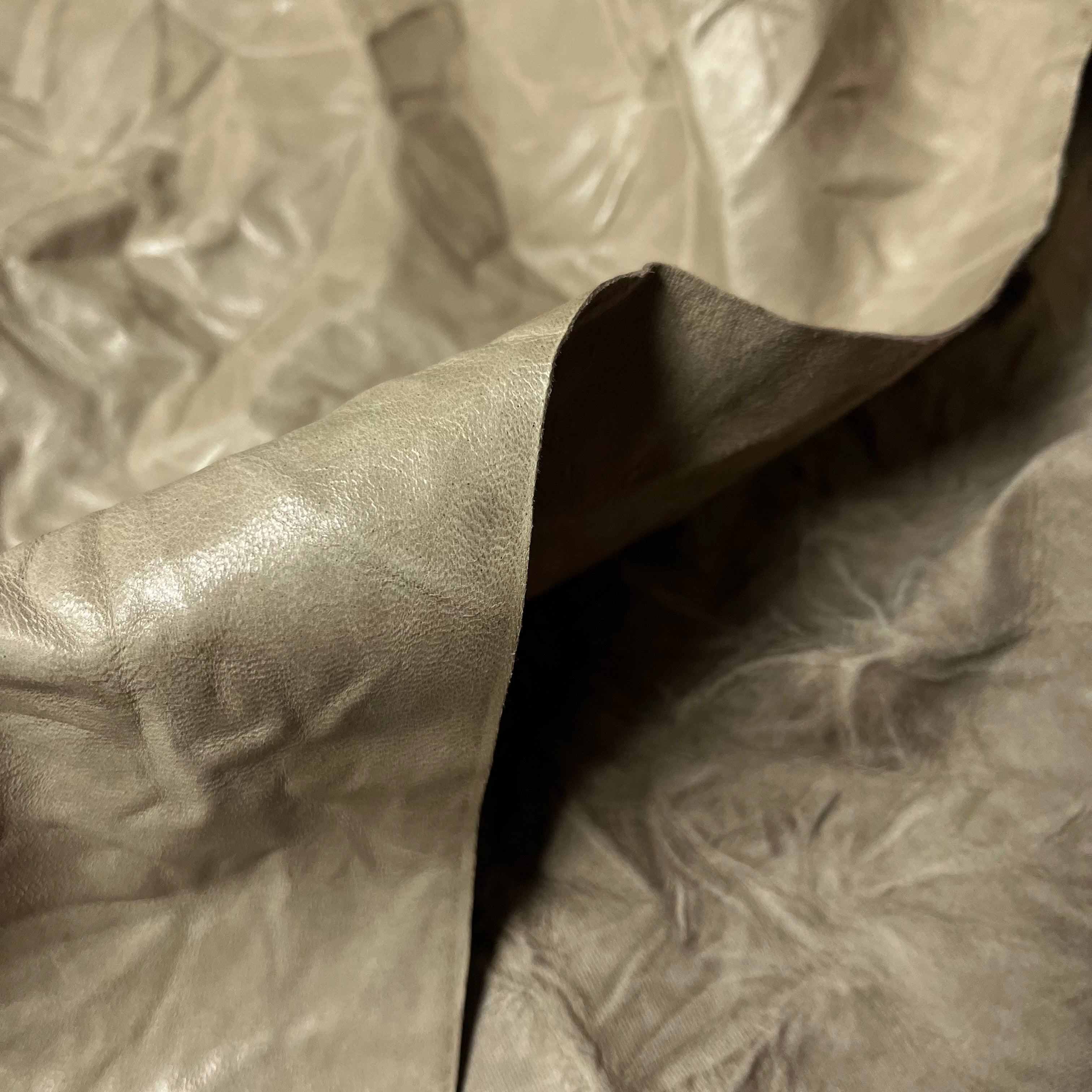 Crinkle Textured Lamb Nappa, 2 oz | Light Taupe, Black