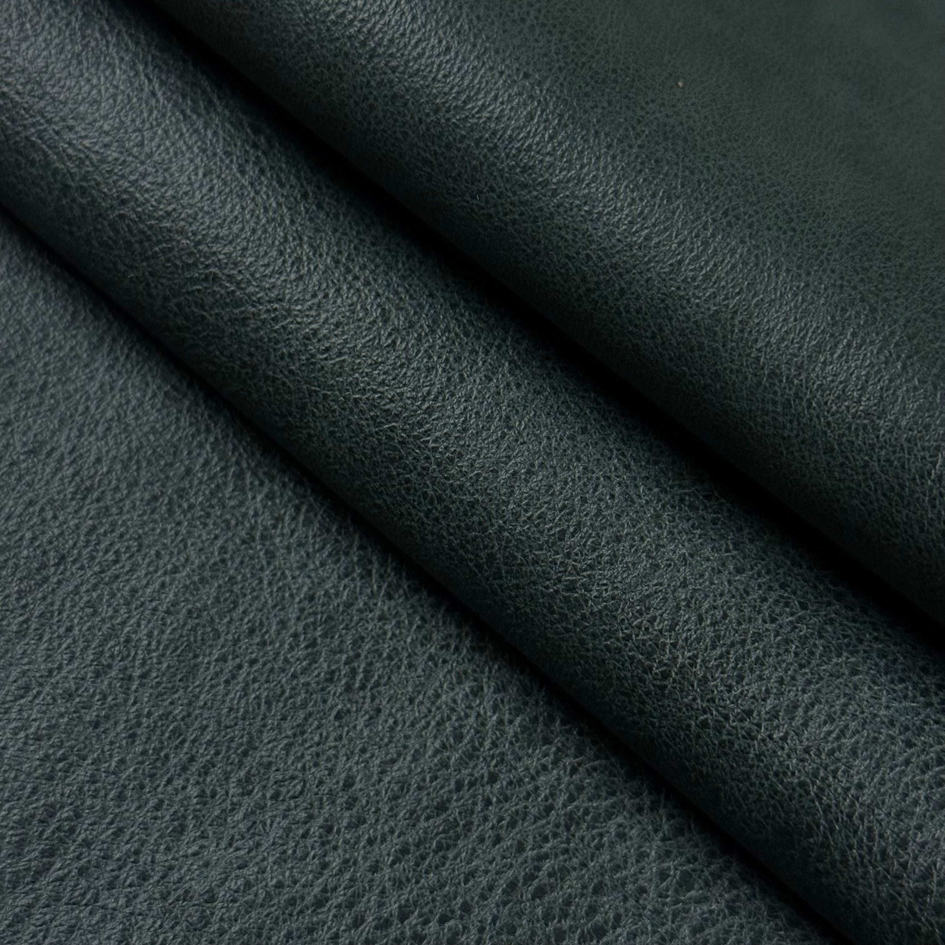 【美品】AKM SHRINK MAT OIL COW LEATHER Distressed 
