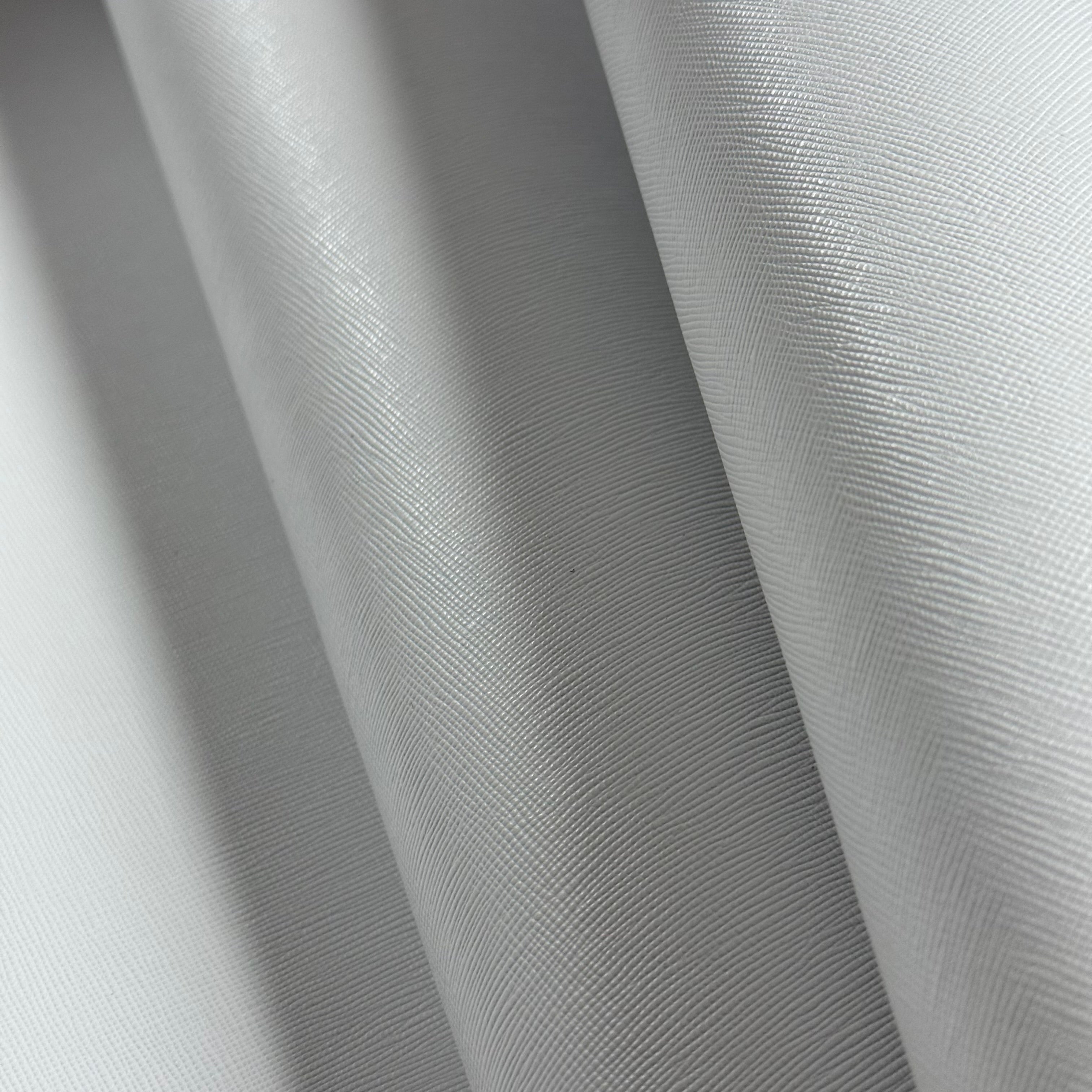 Italian Saffiano Calf, 3 oz - White & Black