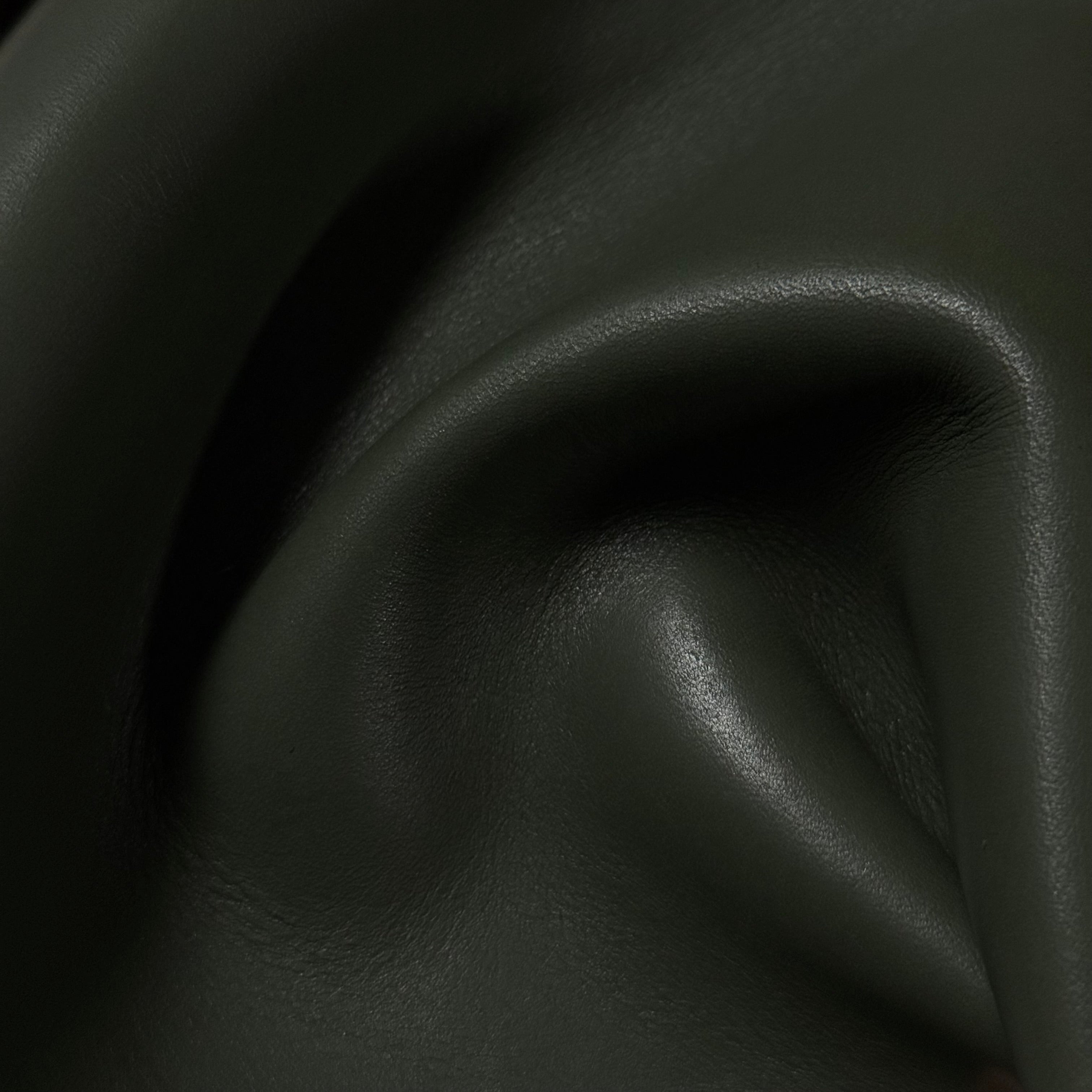 Smooth Utility Cowhide, 4-5 oz - 15+ Colors
