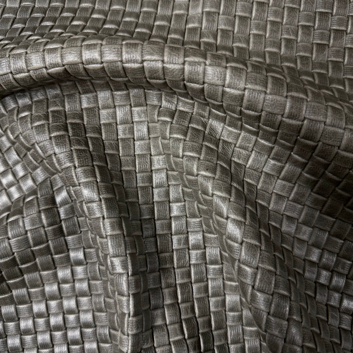 Oiled Basketweave Embossed Veg Tan Lamb, 2 oz