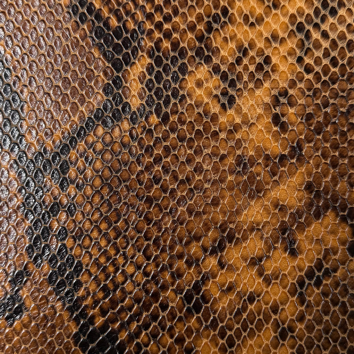 Snake Embossed Cowhide, 3 oz | 15 Colors