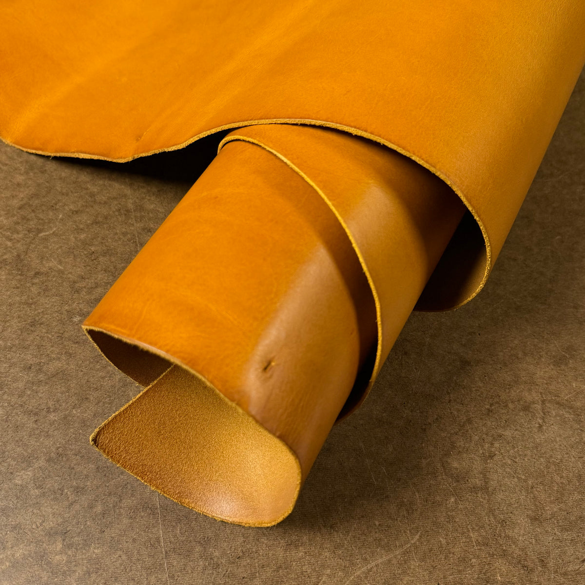 Conceria Walpier Buttero, 5 oz. - 12 Colors