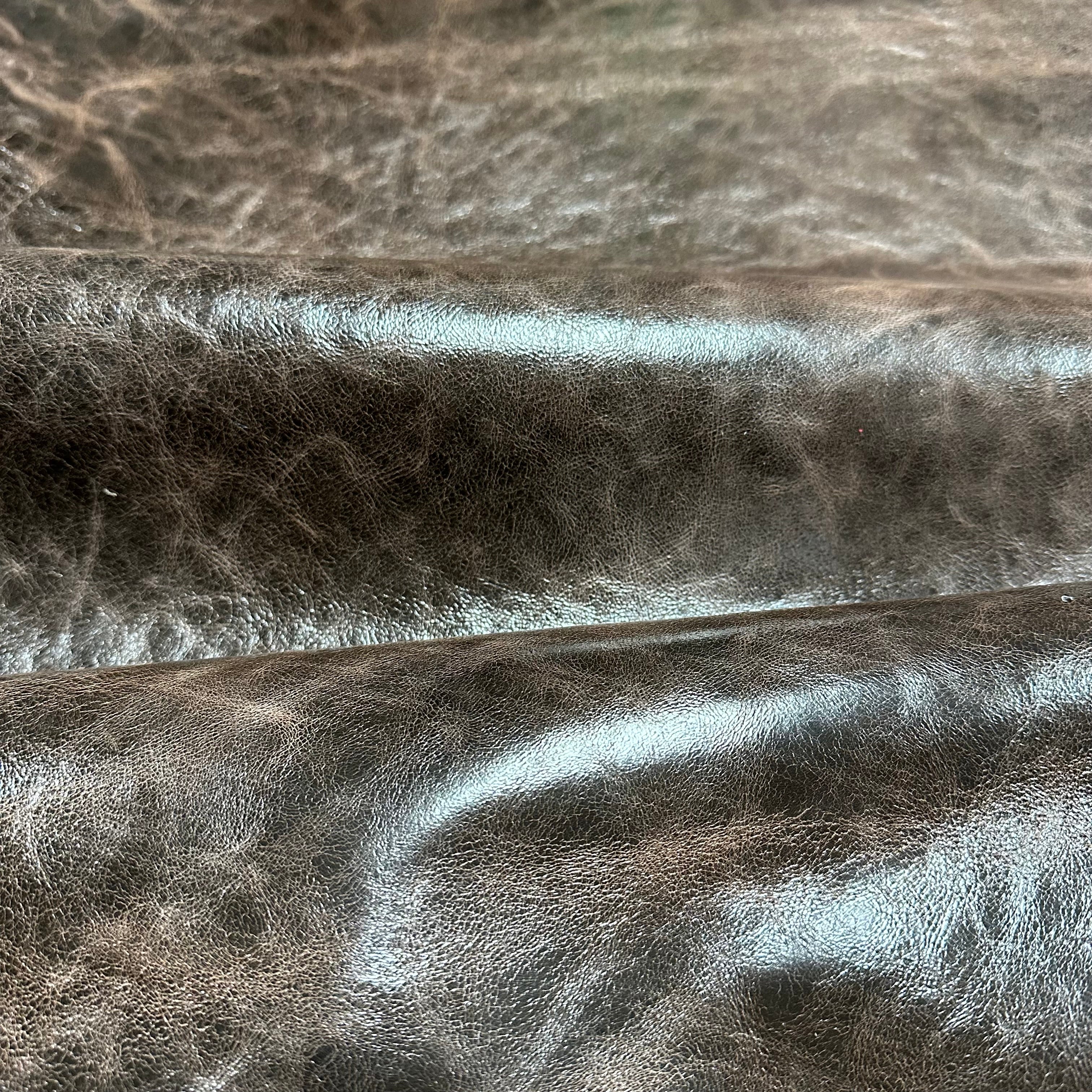 Glossy Vintage Distressed Lamb, 2 oz