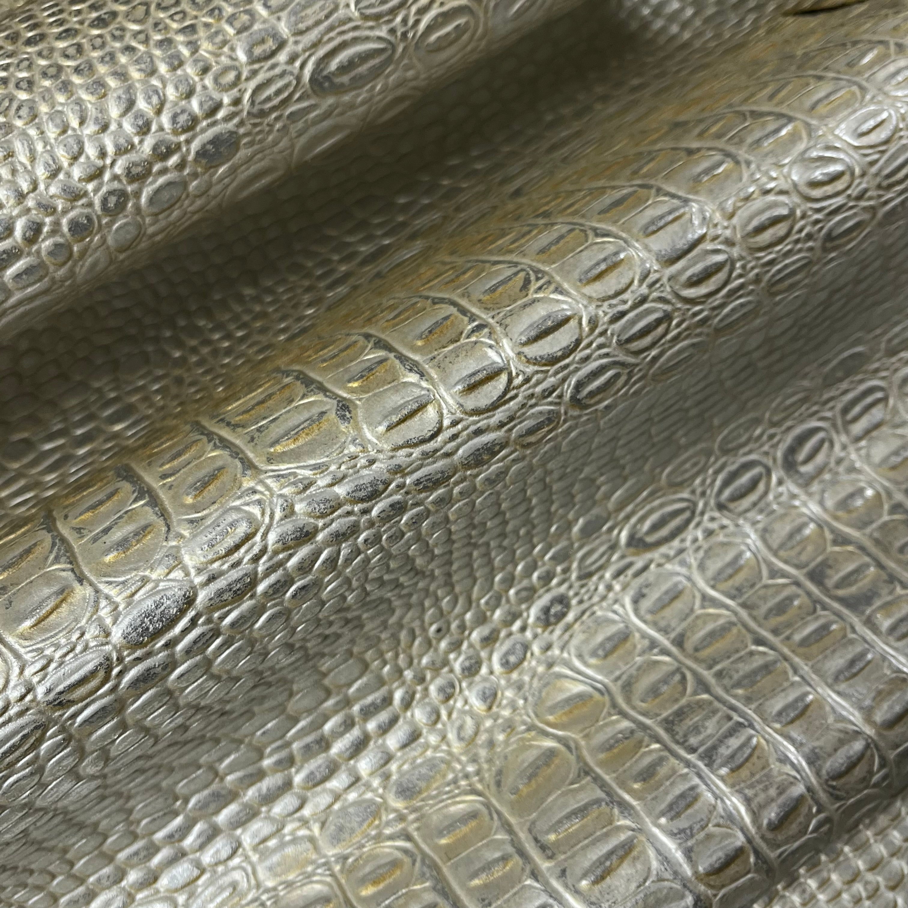 Hornback Croc Embossed Lamb, 1.5 oz - Champagne & Black