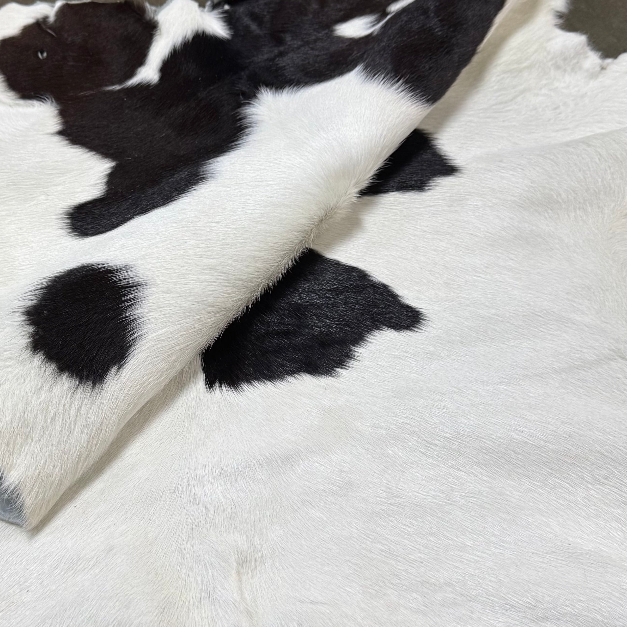 Long Hair Natural Cavalino Hair-On Calf, 5 oz