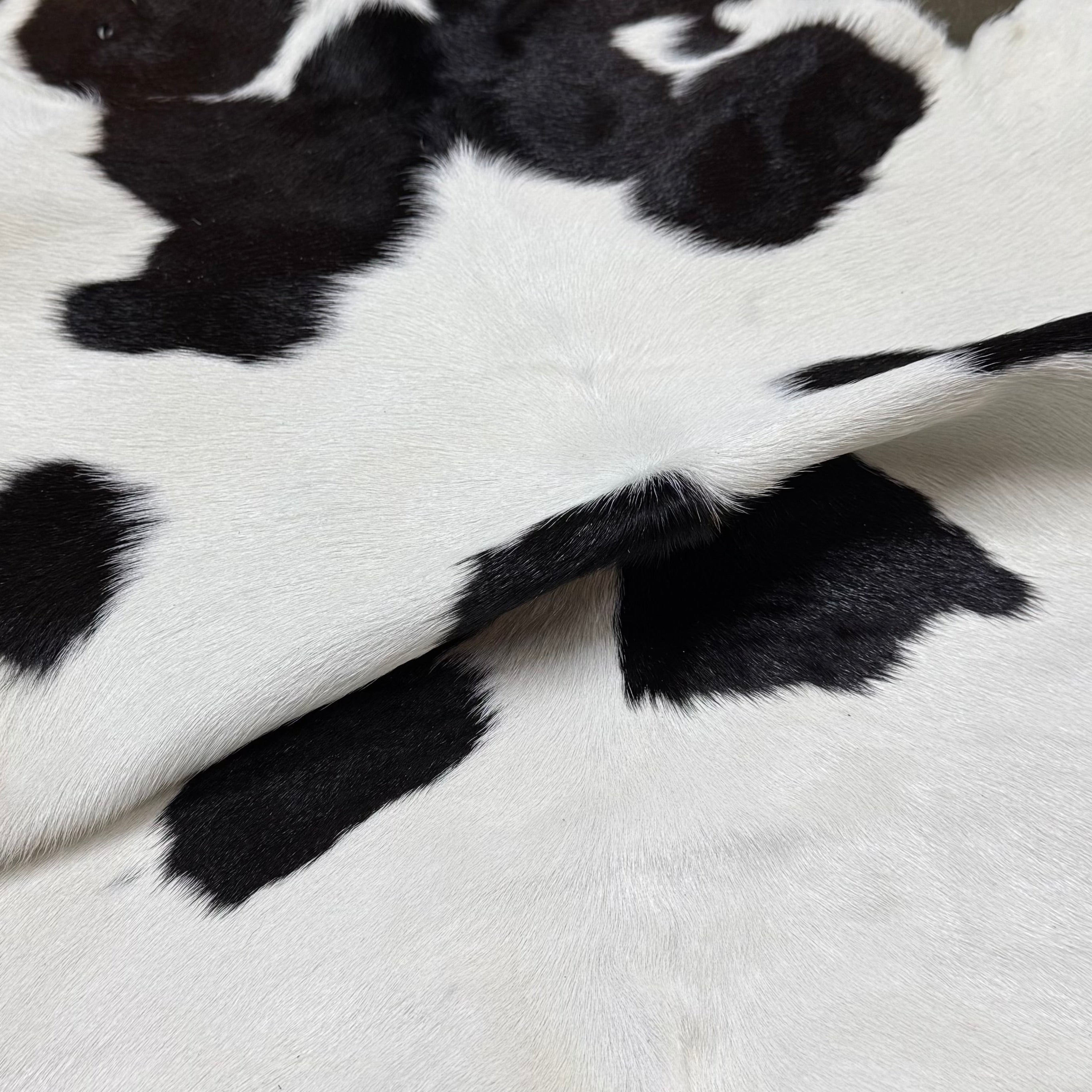 Long Hair Natural Cavalino Hair-On Calf, 5 oz