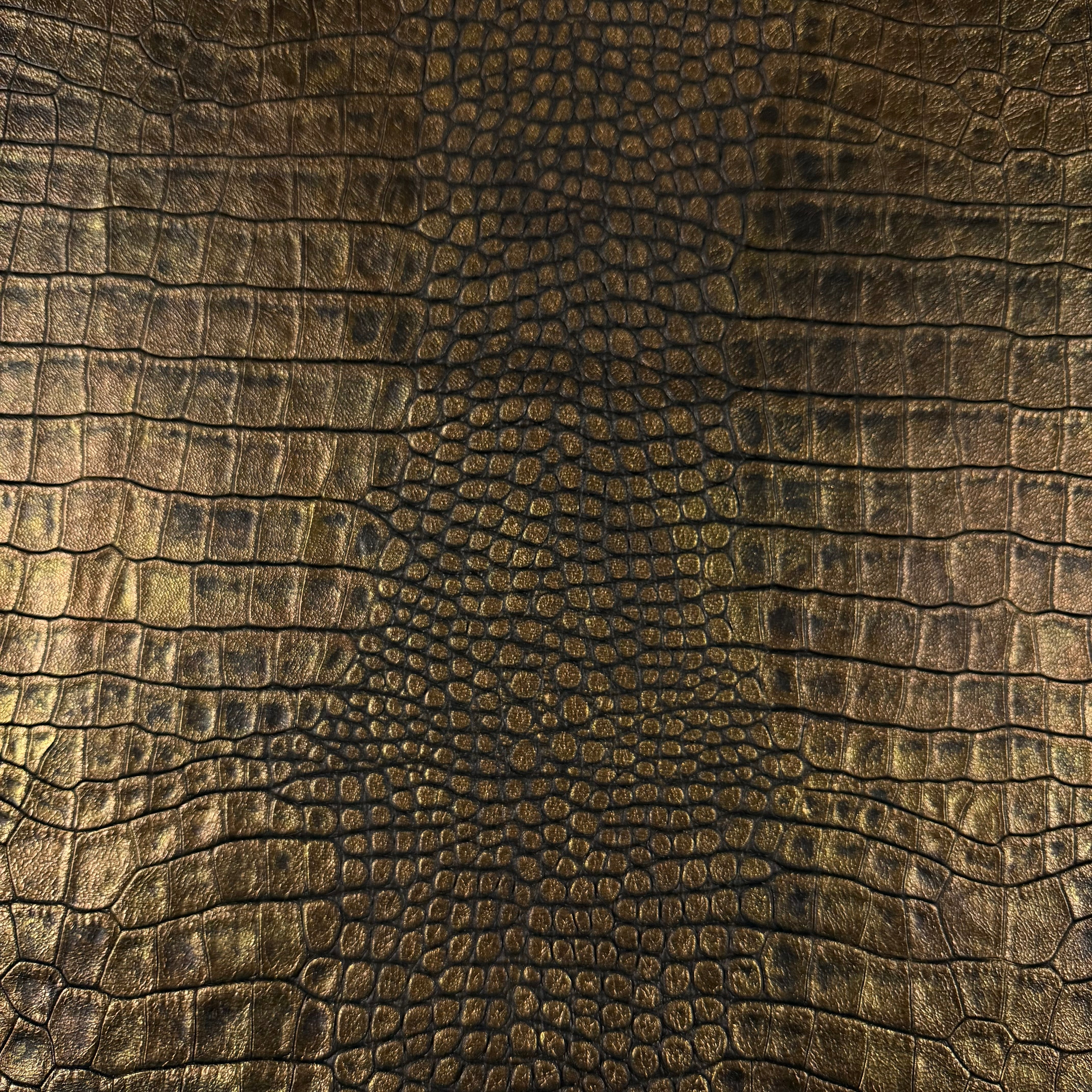 Metallic Two-Tone Crocodile Emboss Veg Tan Lambskin, 2 oz - Gold & Silver