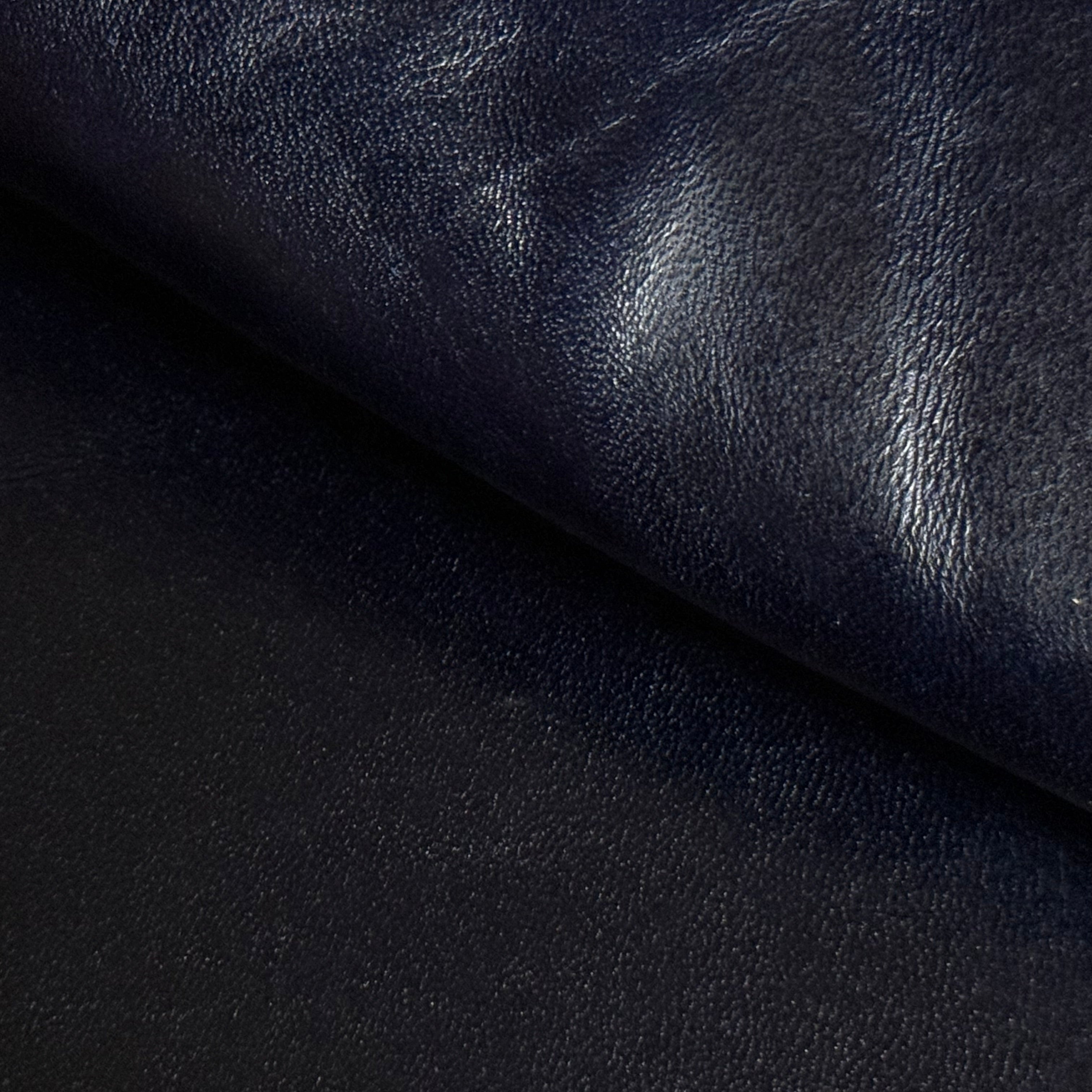 Oil Tanned Pull-Up Cowhide, 3 oz | 15+ Colors